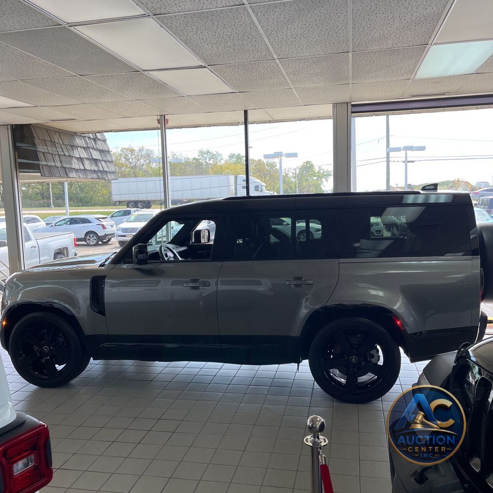 2023 Land Rover Defender 130 X-Dynamic SE