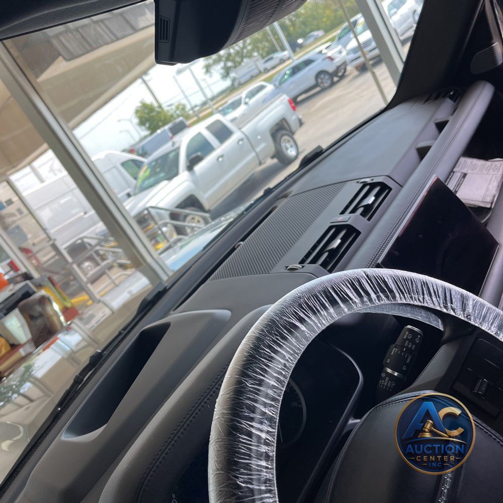 2023 Land Rover Defender 130 X-Dynamic SE