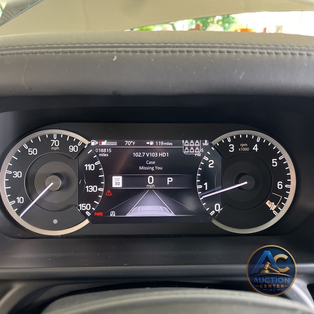 2023 Land Rover Defender 130 X-Dynamic SE