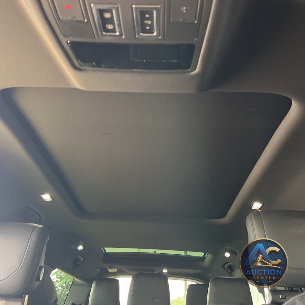 2023 Land Rover Defender 130 X-Dynamic SE