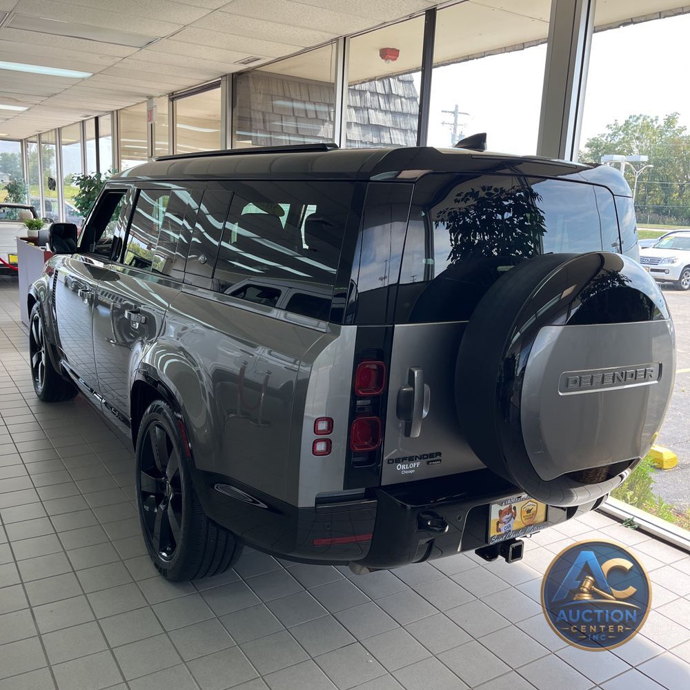 2023 Land Rover Defender 130 X-Dynamic SE