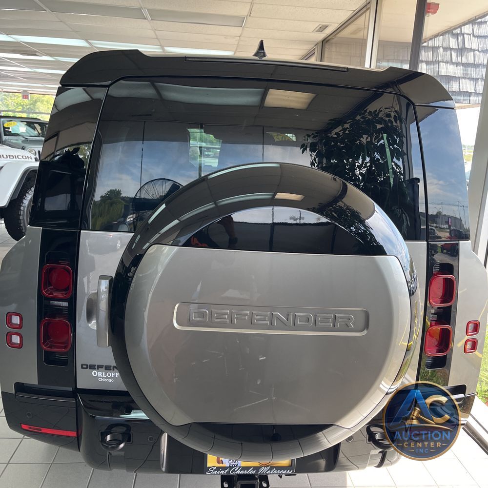 2023 Land Rover Defender 130 X-Dynamic SE