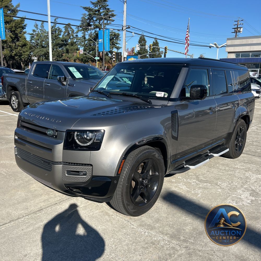 2023 Land Rover Defender 130 X-Dynamic SE