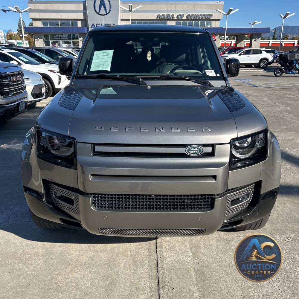 2023 Land Rover Defender 130 X-Dynamic SE