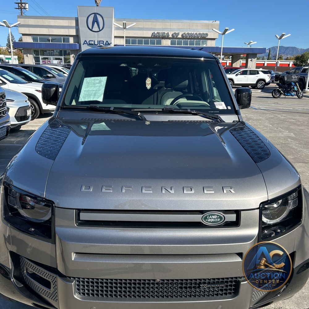 2023 Land Rover Defender 130 X-Dynamic SE