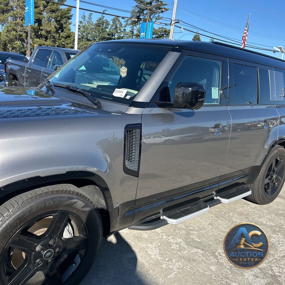 2023 Land Rover Defender 130 X-Dynamic SE