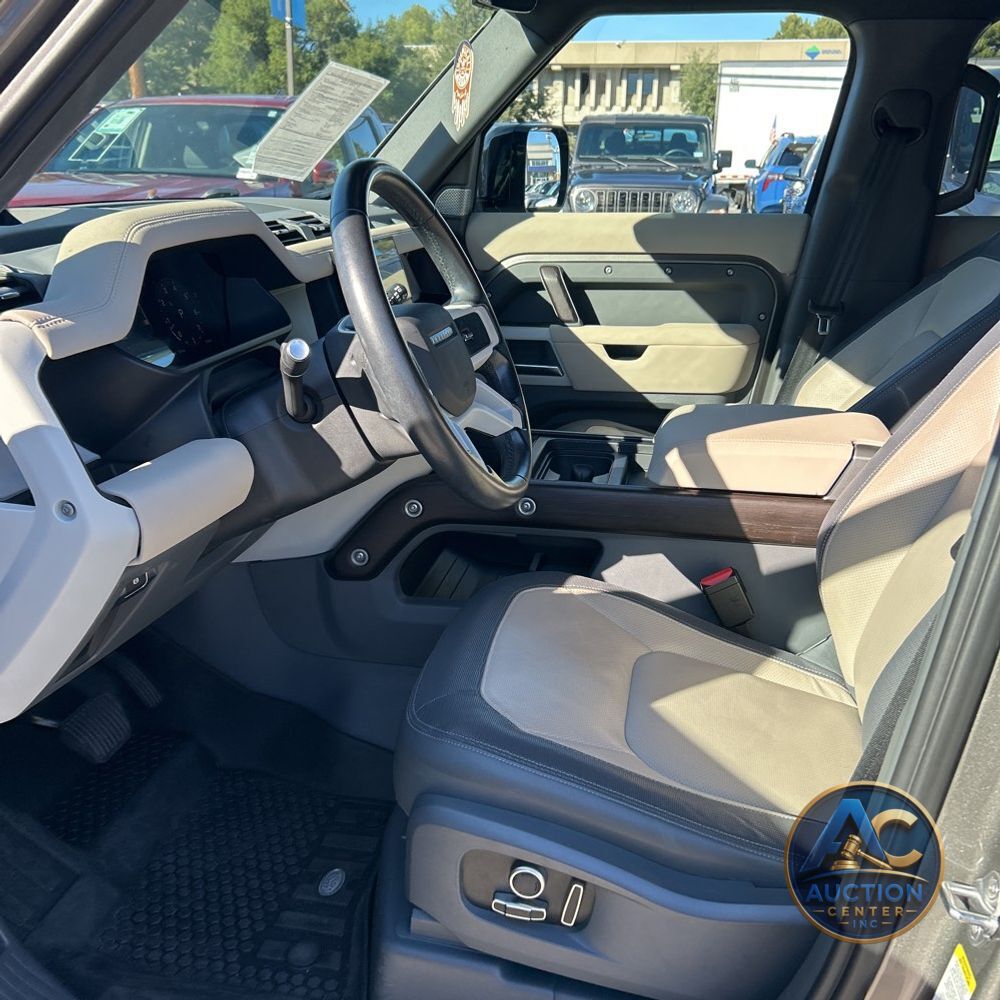 2023 Land Rover Defender 130 X-Dynamic SE