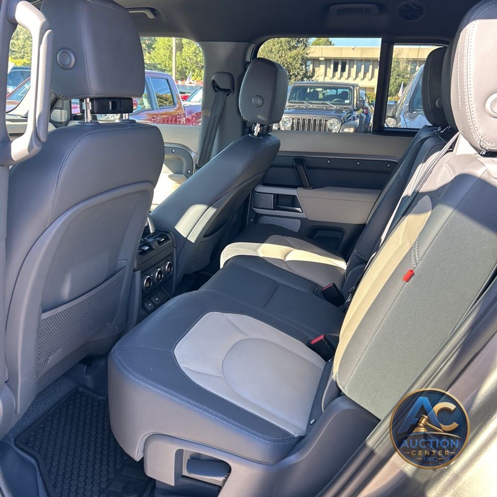 2023 Land Rover Defender 130 X-Dynamic SE