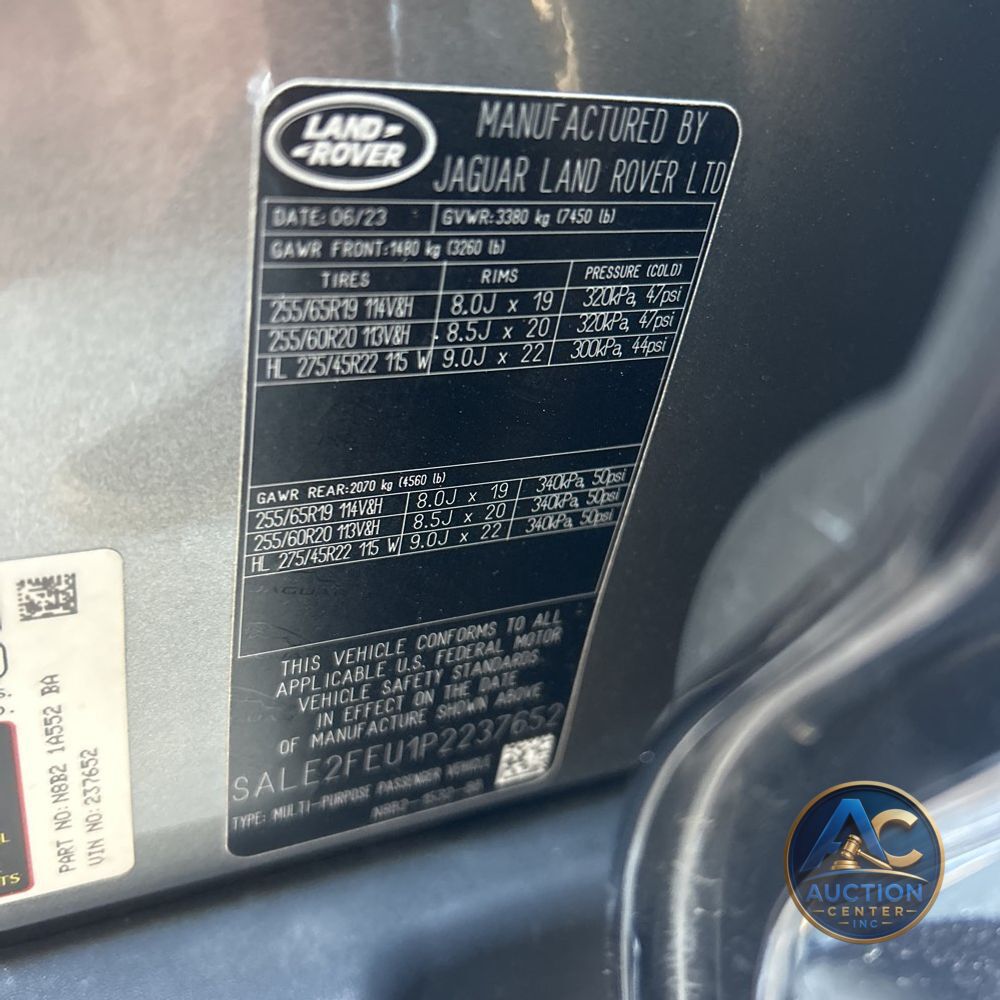 2023 Land Rover Defender 130 X-Dynamic SE