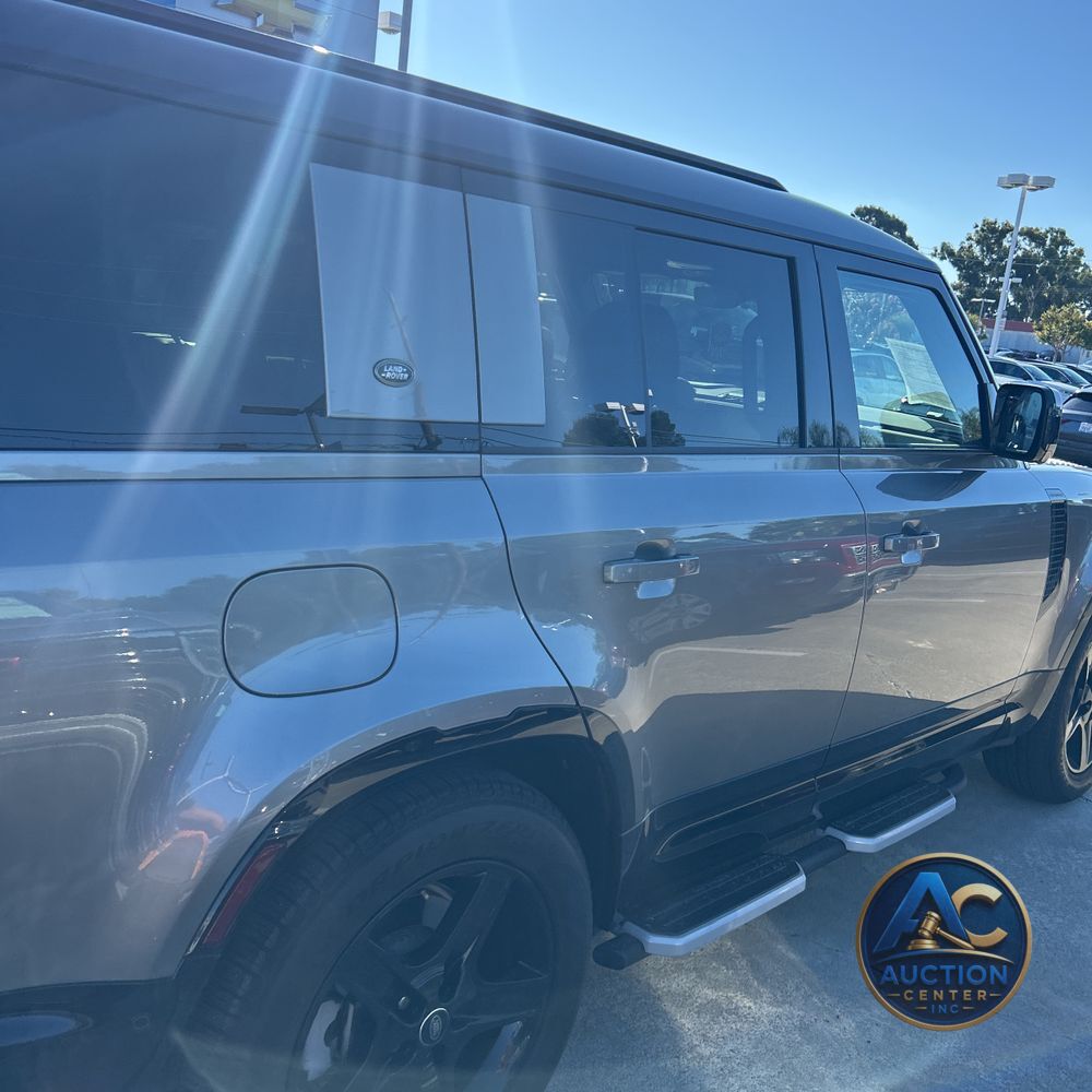 2023 Land Rover Defender 130 X-Dynamic SE