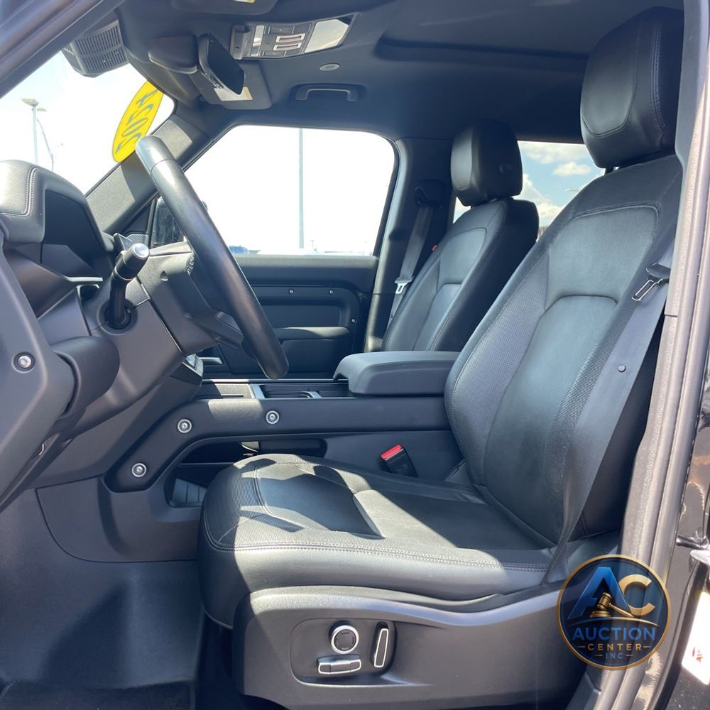 2024 Land Rover Defender 130 P400 X-Dynamic SE