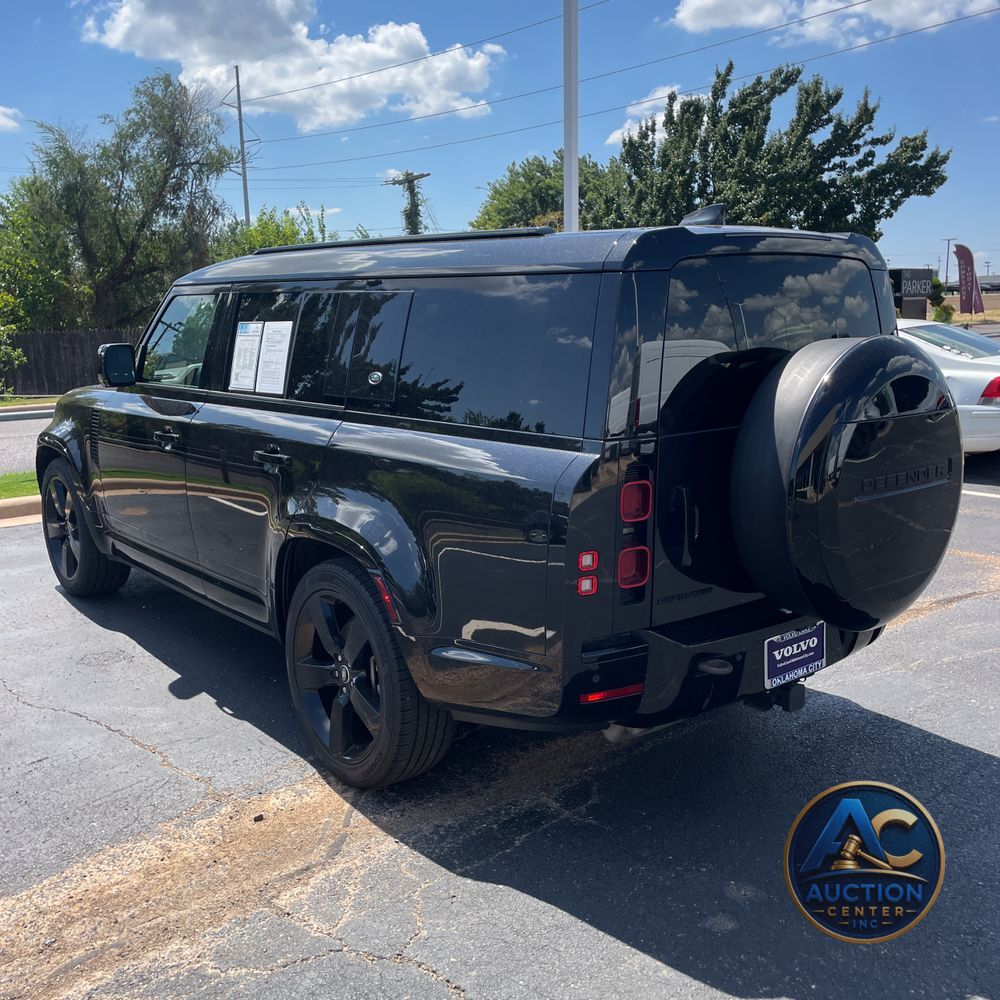 2024 Land Rover Defender 130 P400 X-Dynamic SE