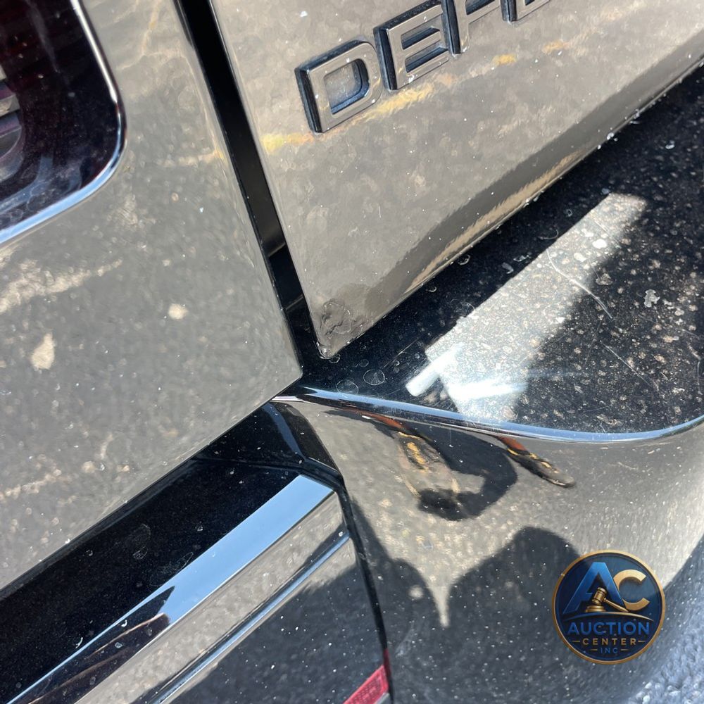 2024 Land Rover Defender 130 P400 X-Dynamic SE