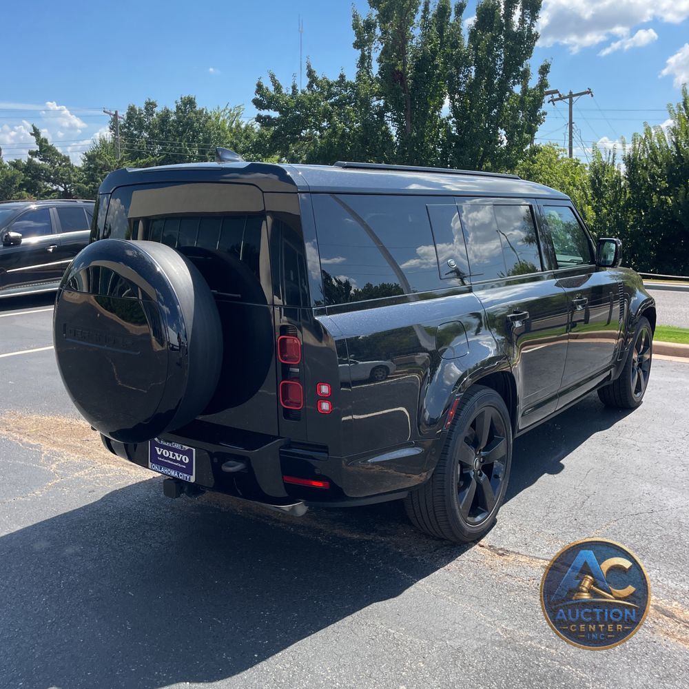 2024 Land Rover Defender 130 P400 X-Dynamic SE