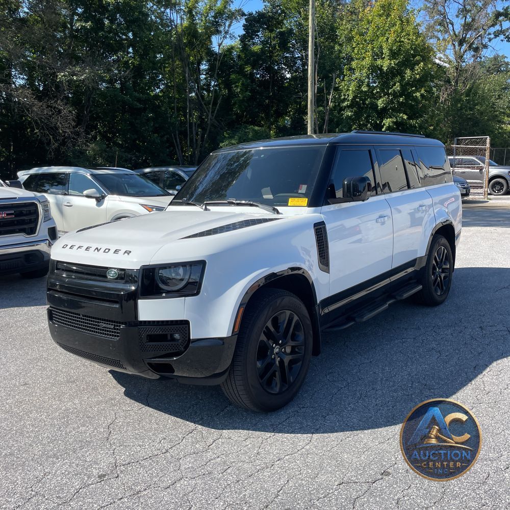 2023 Land Rover Defender 130 X-Dynamic SE