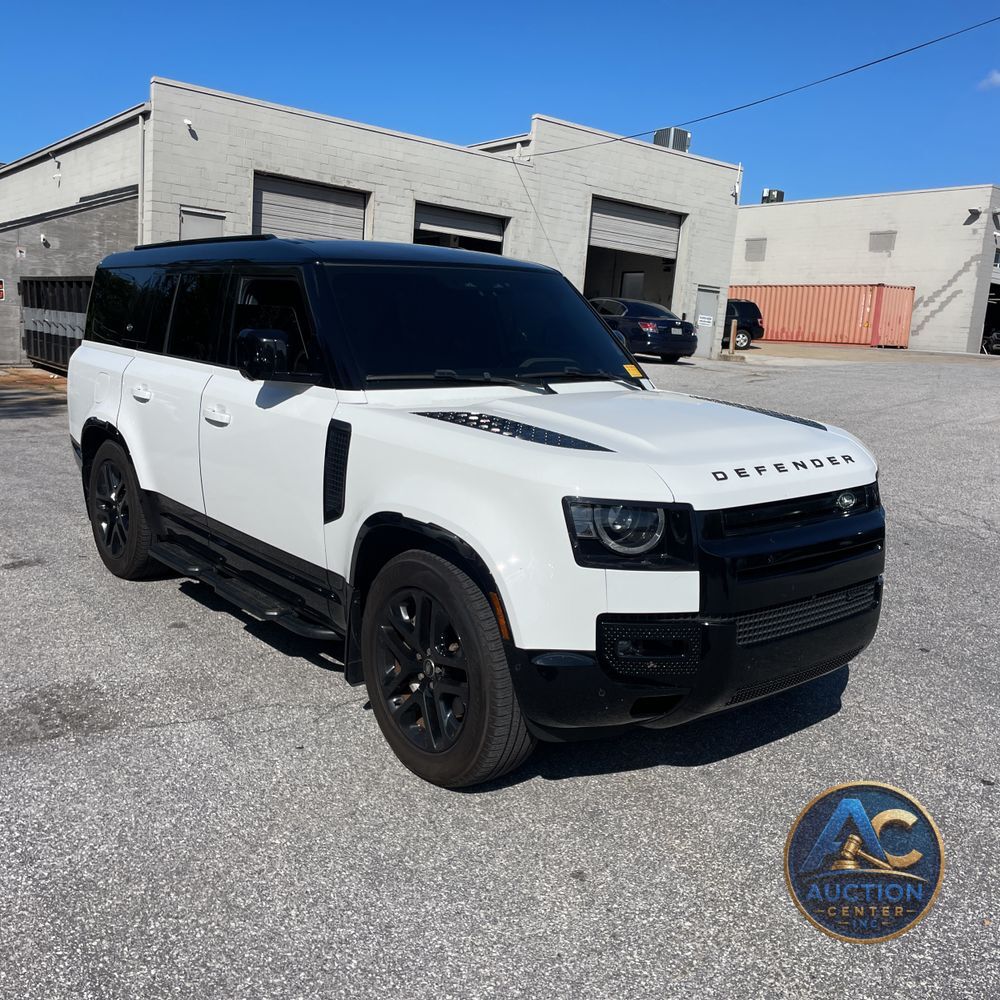 2023 Land Rover Defender 130 X-Dynamic SE
