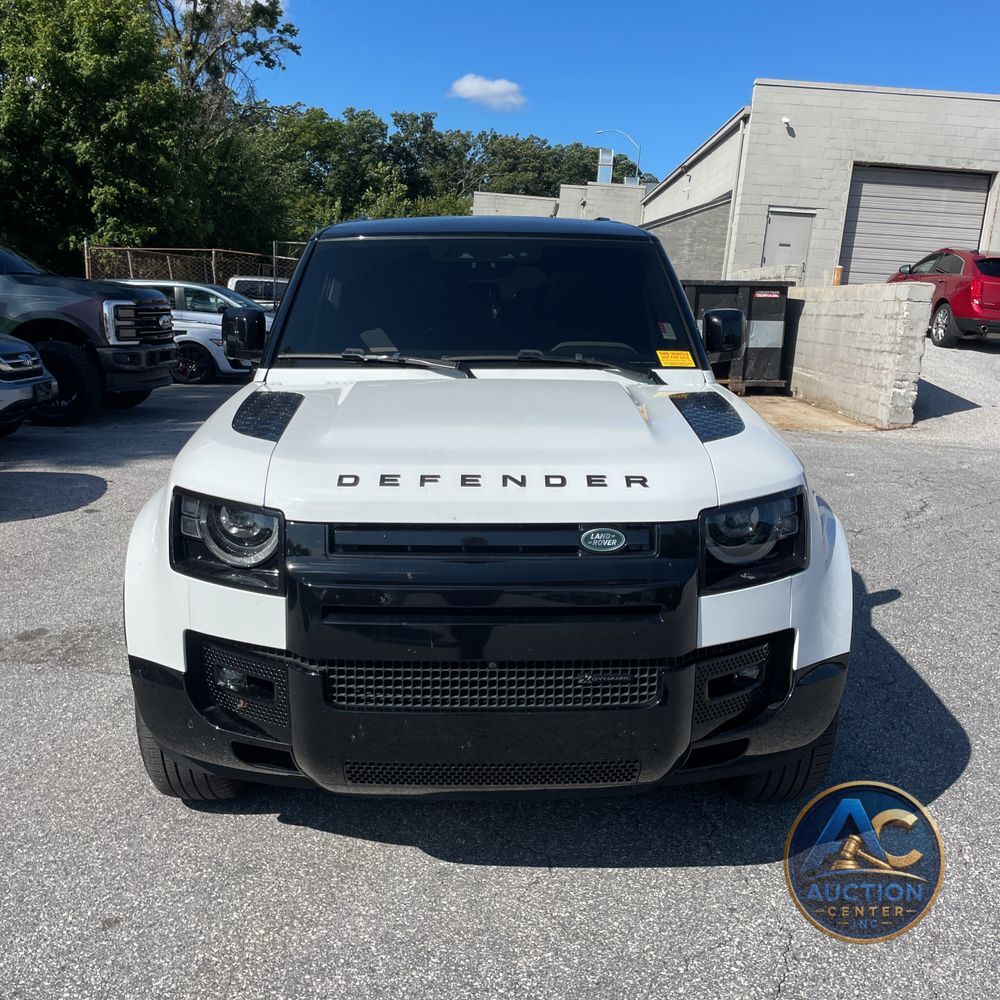 2023 Land Rover Defender 130 X-Dynamic SE