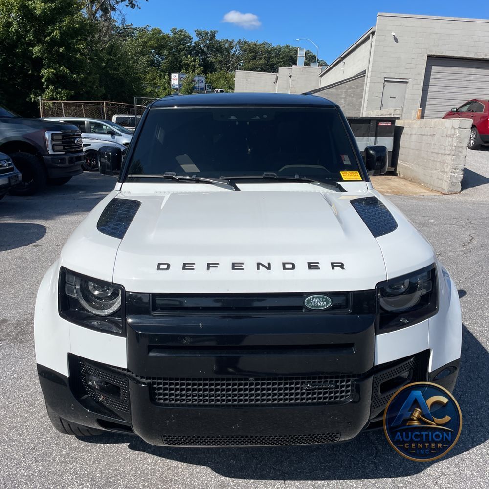 2023 Land Rover Defender 130 X-Dynamic SE