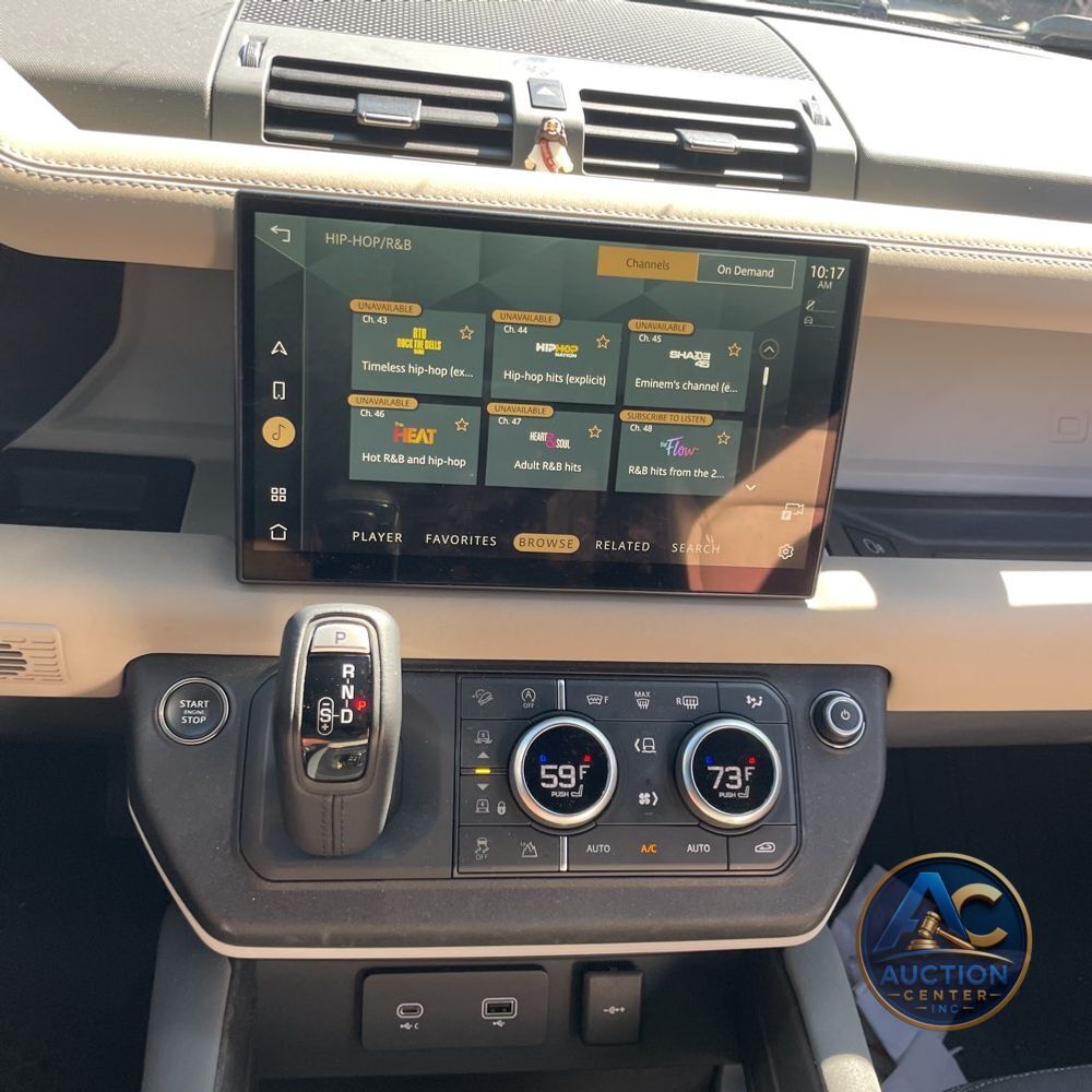 2023 Land Rover Defender 130 X-Dynamic SE