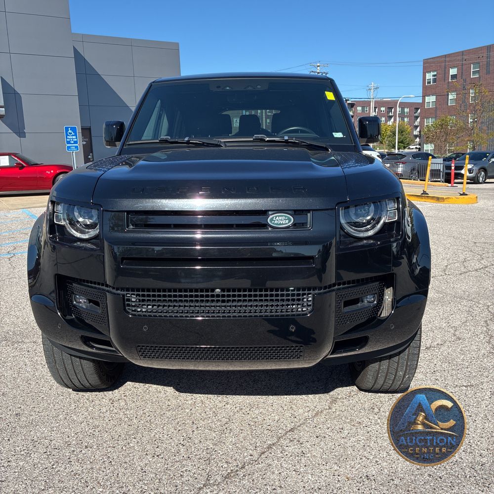 2024 Land Rover Defender 130 X-Dyn SE P400
