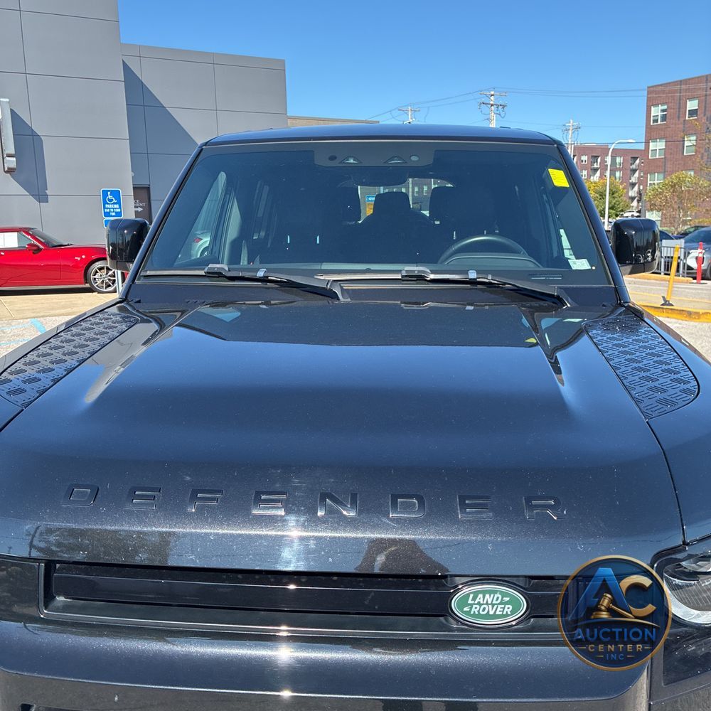 2024 Land Rover Defender 130 X-Dyn SE P400