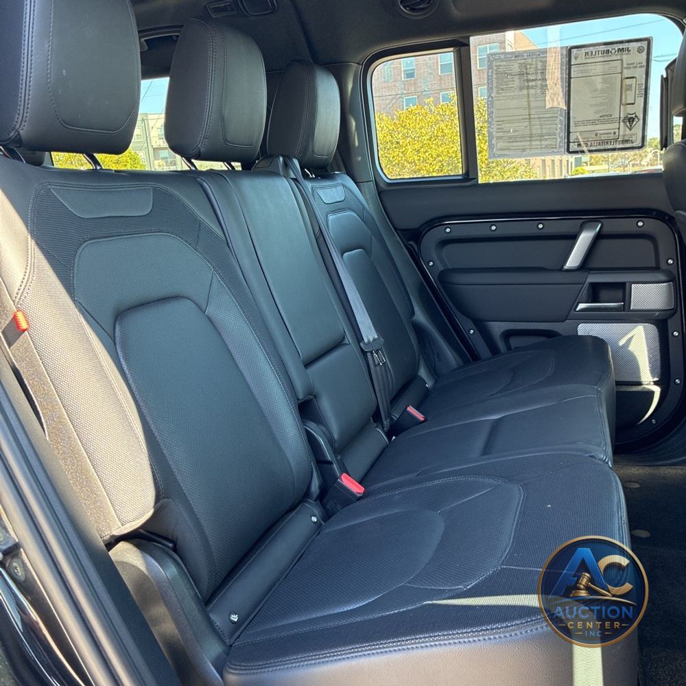 2024 Land Rover Defender 130 X-Dyn SE P400