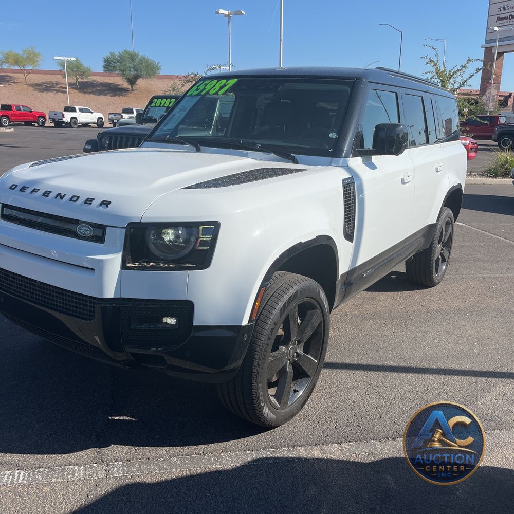 2024 Land Rover Defender 130 X-Dyn SE P400