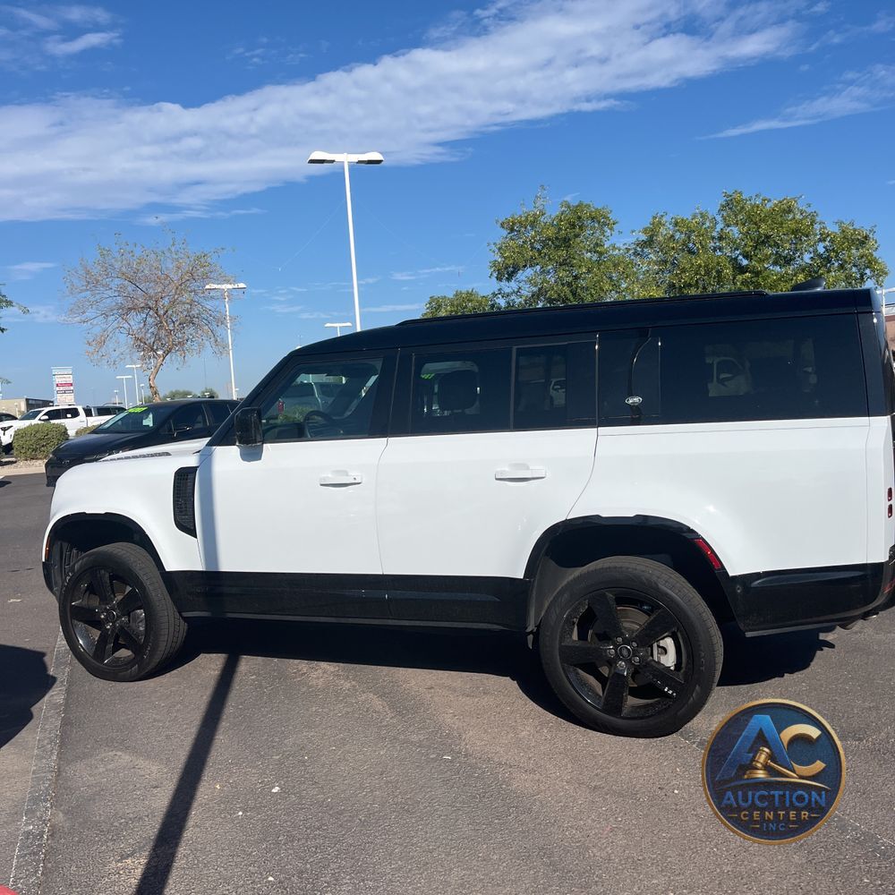 2024 Land Rover Defender 130 X-Dyn SE P400