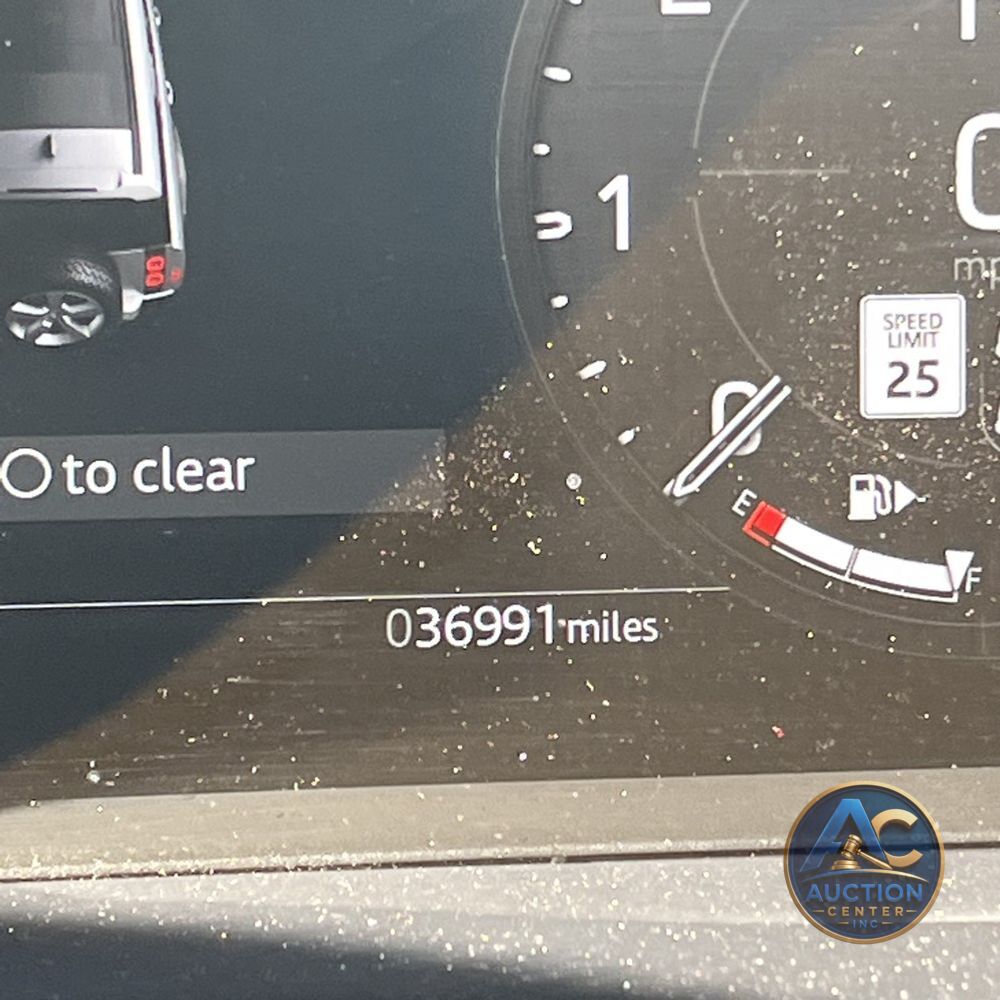2024 Land Rover Defender 130 X-Dyn SE P400
