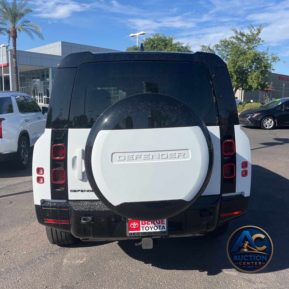 2024 Land Rover Defender 130 X-Dyn SE P400