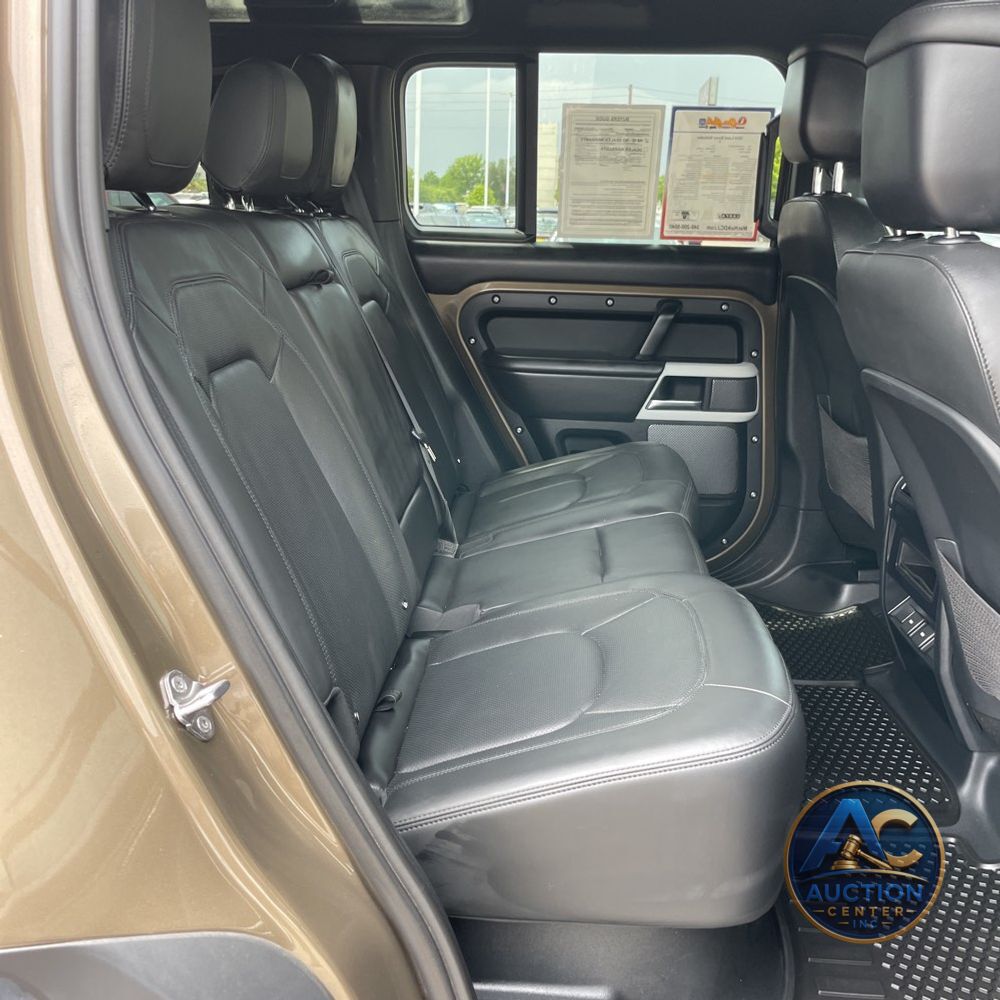 2024 Land Rover Defender 110 S P400