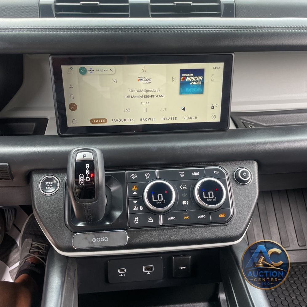 2024 Land Rover Defender 110 S P400