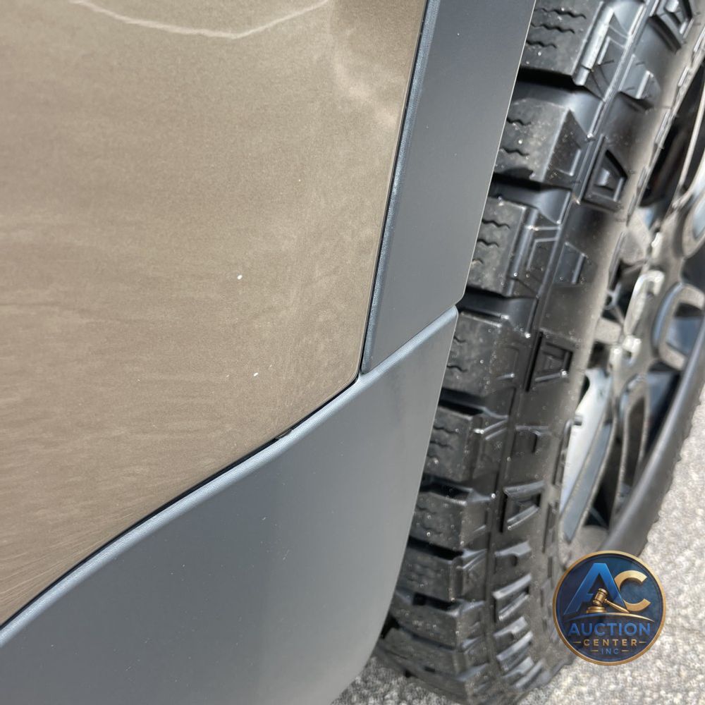2024 Land Rover Defender 110 S P400