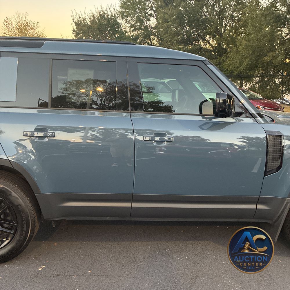 2024 Land Rover Defender 110 S P400