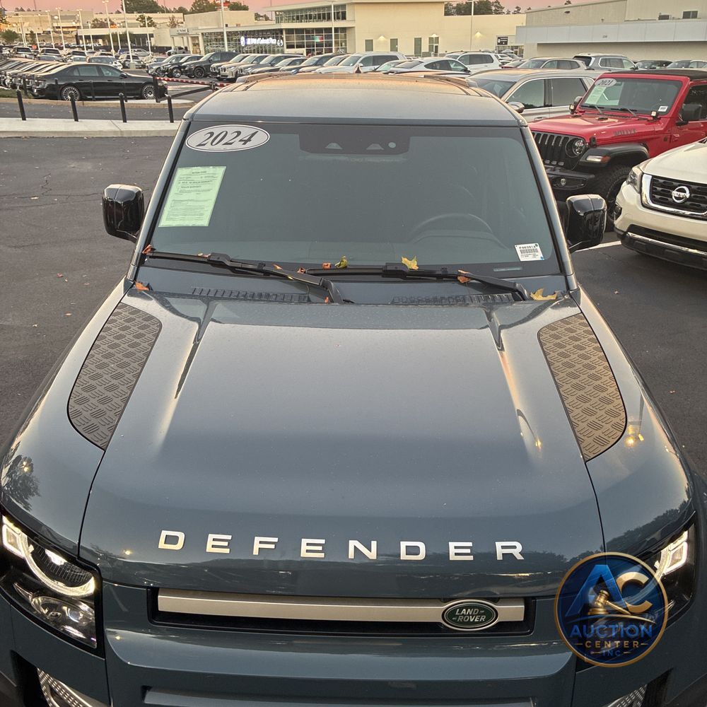 2024 Land Rover Defender 110 S P400
