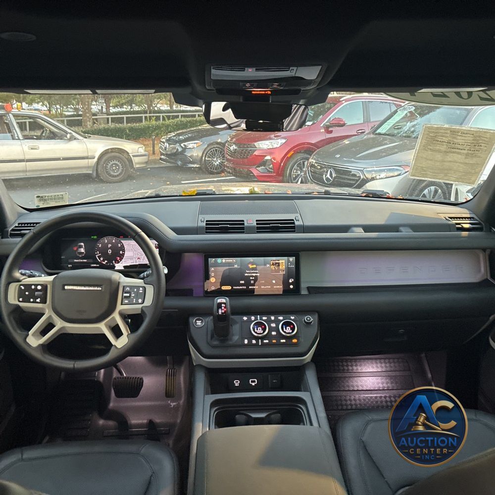 2024 Land Rover Defender 110 S P400