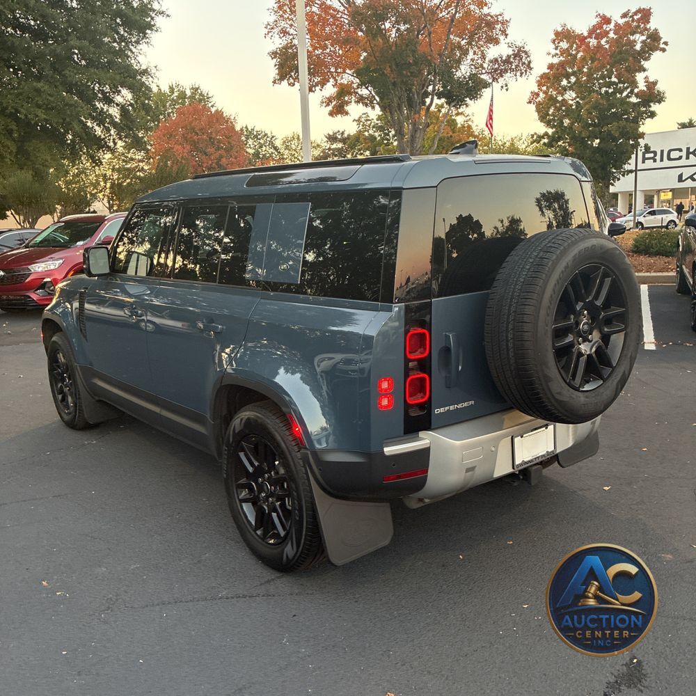 2024 Land Rover Defender 110 S P400