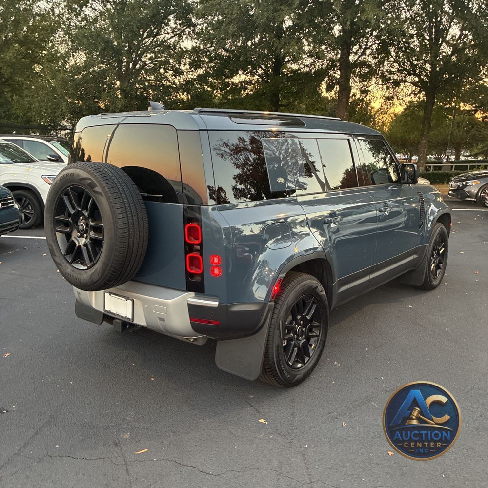 2024 Land Rover Defender 110 S P400