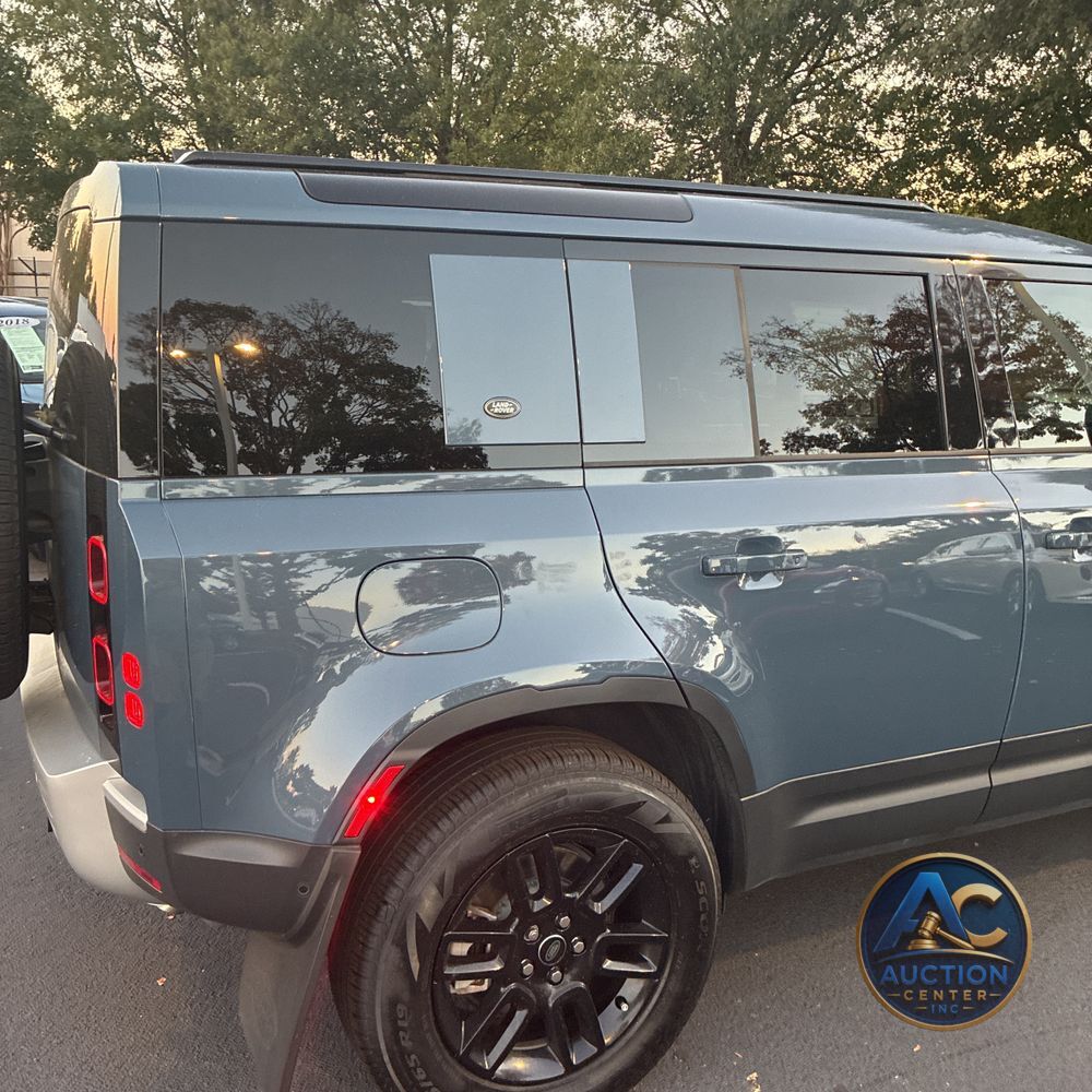 2024 Land Rover Defender 110 S P400