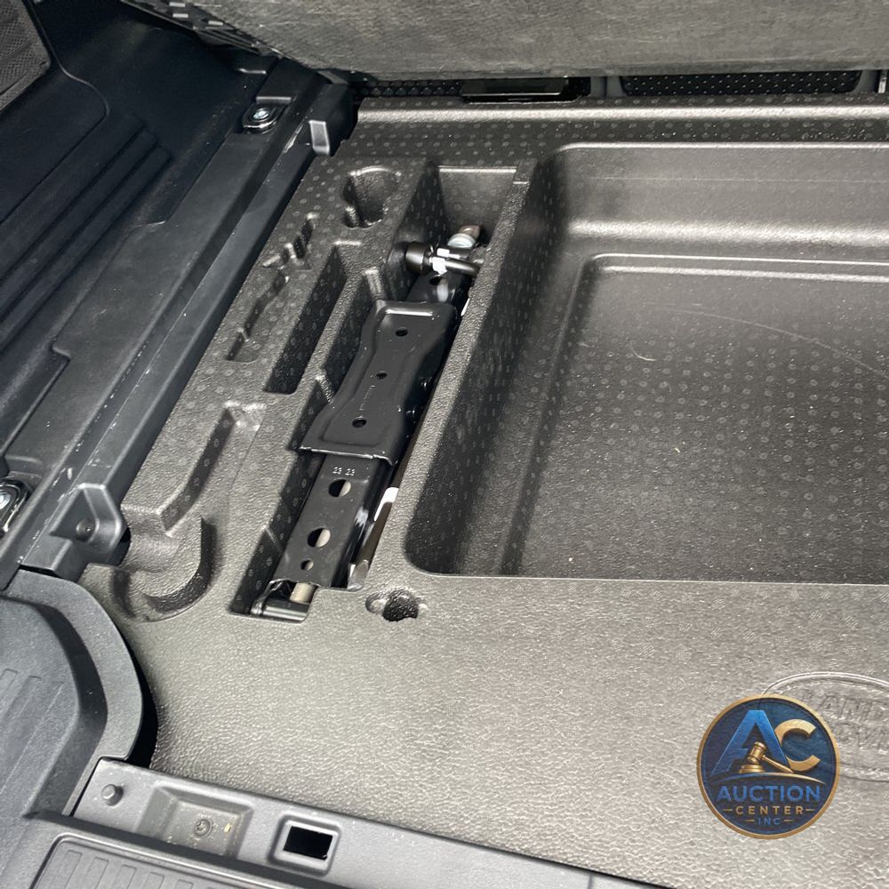 2024 Land Rover Defender 110 P400 S