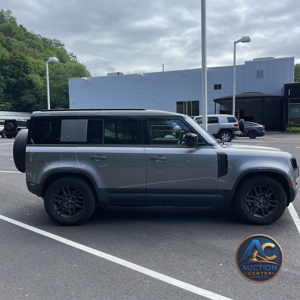 2024 Land Rover Defender 110 S P300