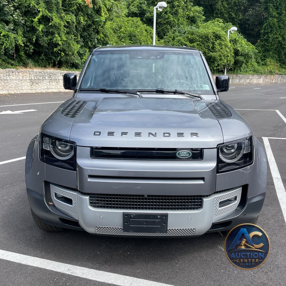 2024 Land Rover Defender 110 S P300