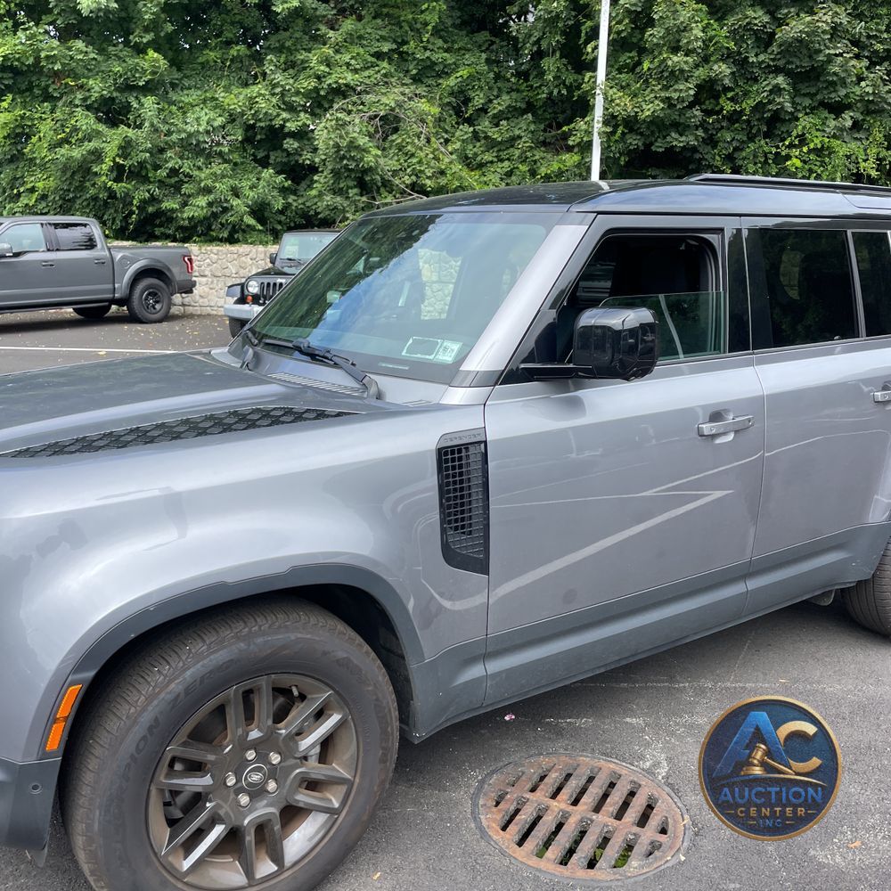 2024 Land Rover Defender 110 S P300