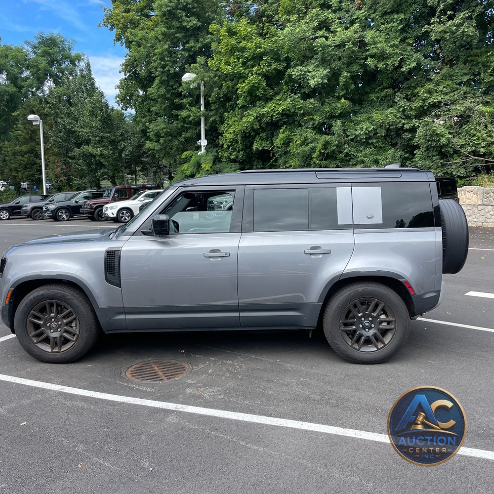 2024 Land Rover Defender 110 S P300