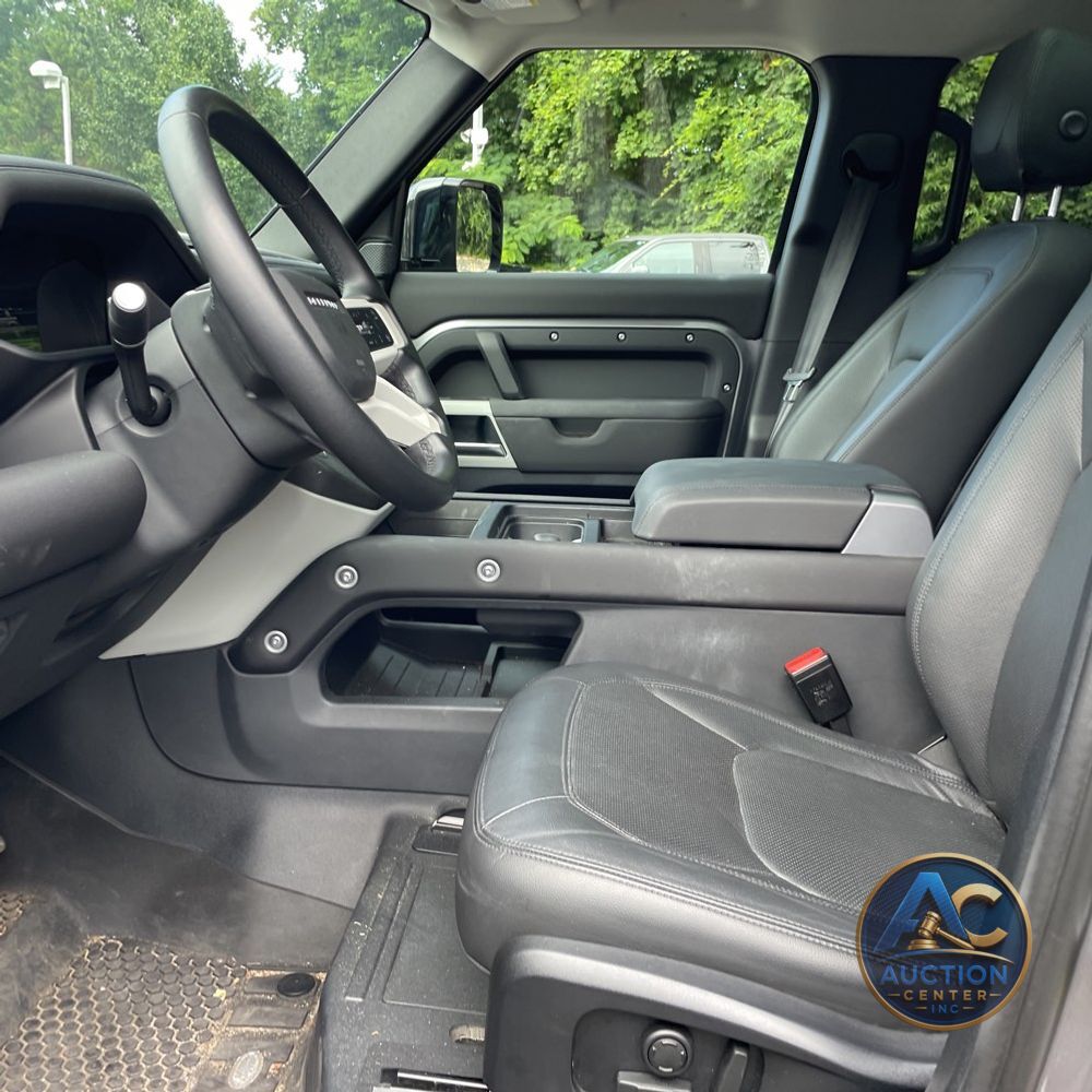2024 Land Rover Defender 110 S P300
