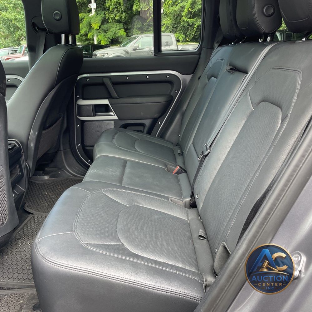 2024 Land Rover Defender 110 S P300