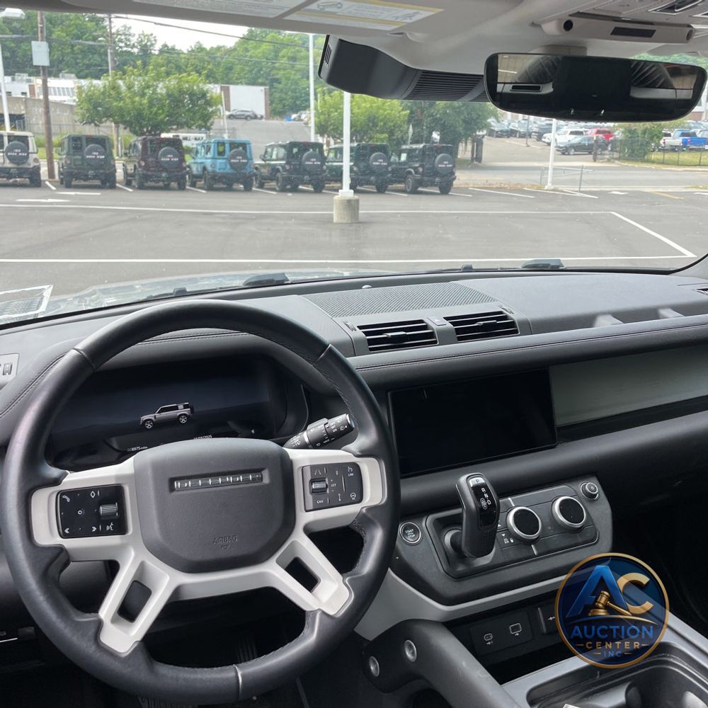 2024 Land Rover Defender 110 S P300