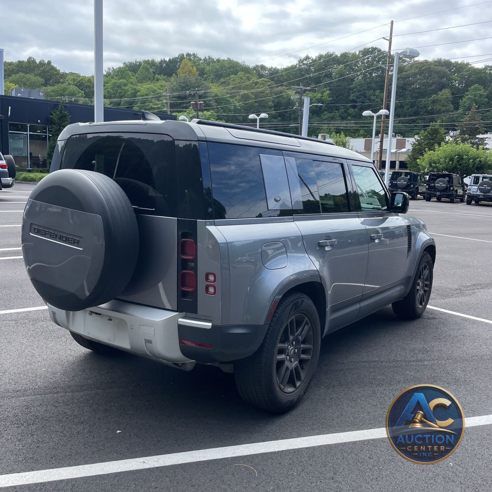 2024 Land Rover Defender 110 S P300