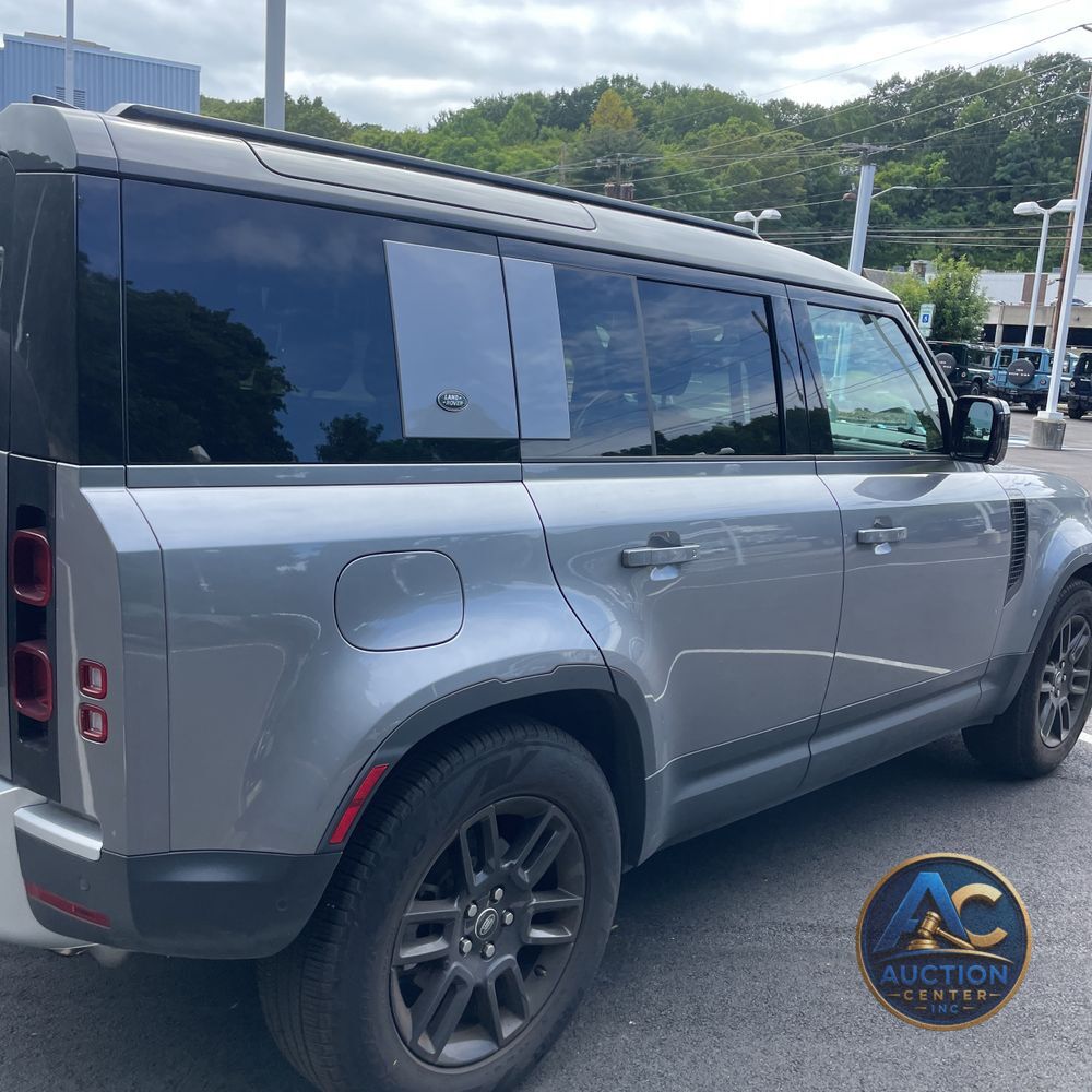 2024 Land Rover Defender 110 S P300