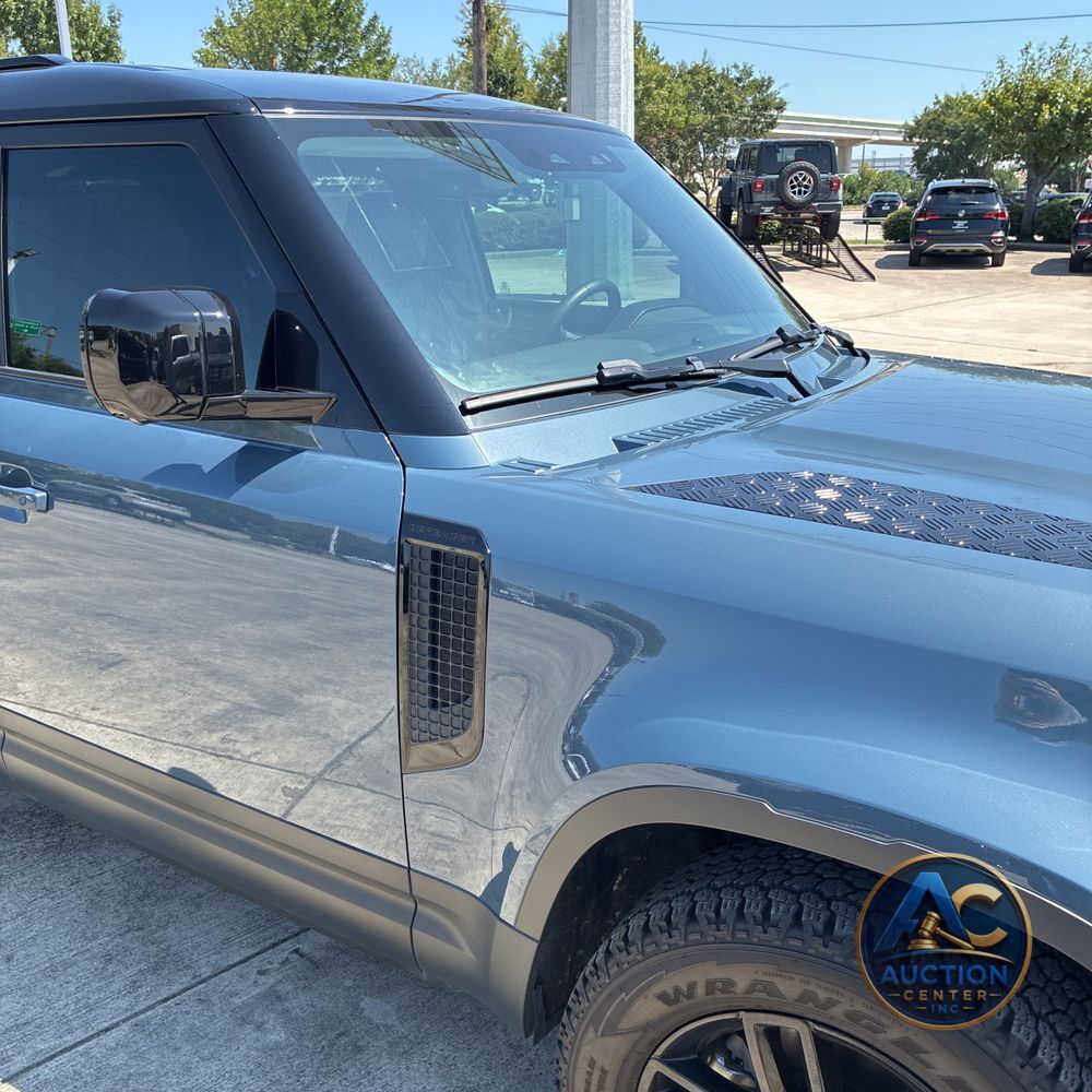 2024 Land Rover Defender 110 S P300